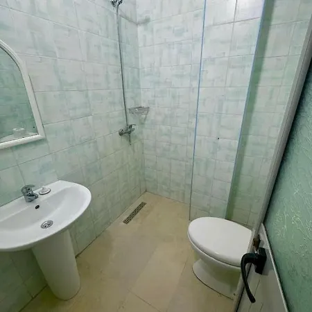 Luce Bed and Breakfast Golem (Tirana)