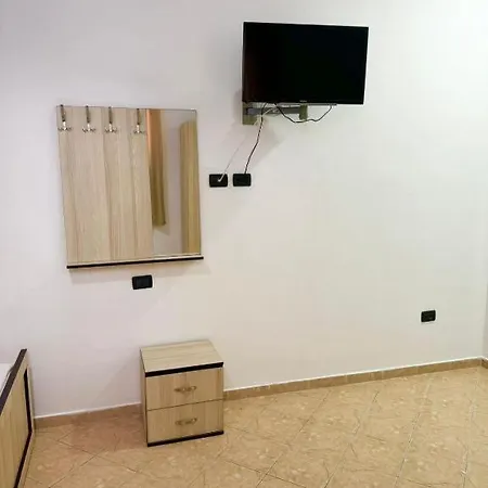 Luce * Golem (Tirana)